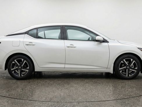 Used 2025 Nissan Sentra SV FWD image 11