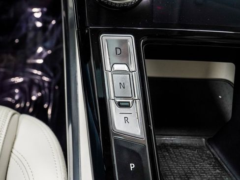 Used 2020 Jaguar I-PACE S image 23