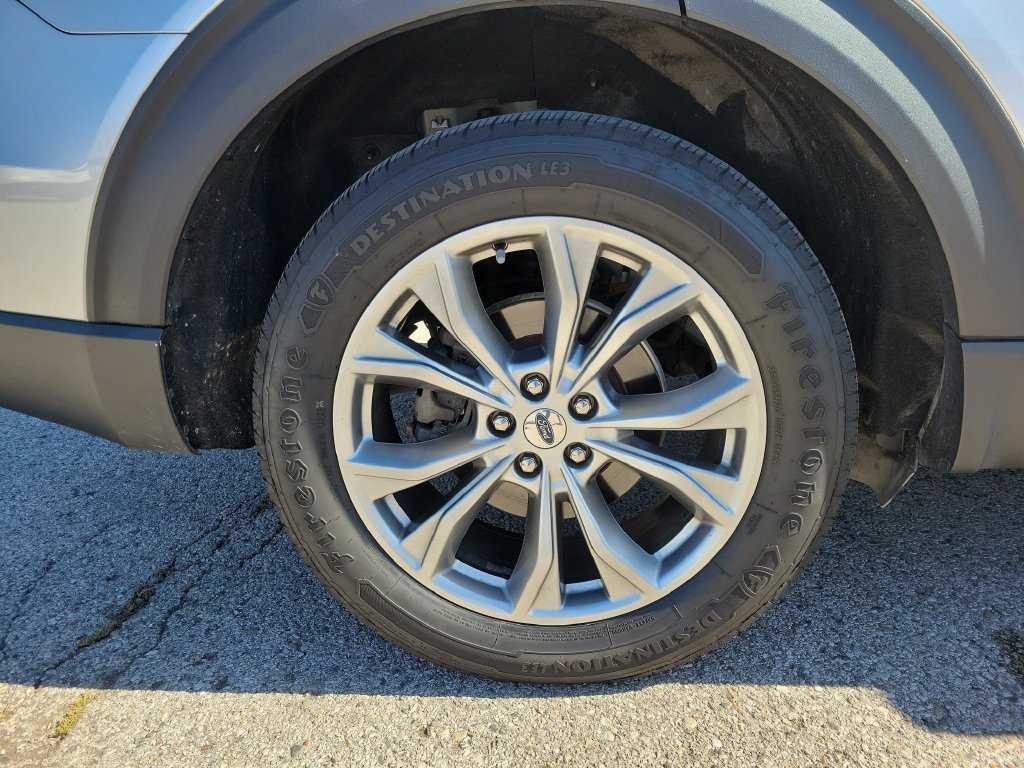 Used 2020 Ford Explorer XLT w/ Equipment Group 202A AWD/4WD image 5