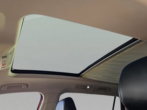 Used 2018 Volkswagen Tiguan SEL Premium image 19