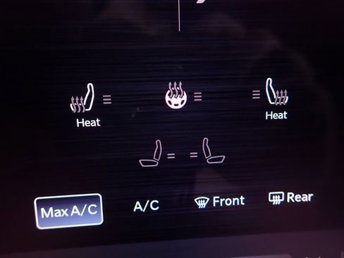 New 2026 RAM 1500 4x4 Crew Cab image 3