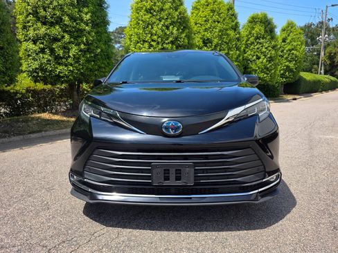 Used 2021 Toyota Sienna XLE FWD image 8