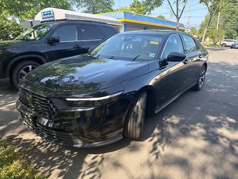 Used 2023 Honda Accord EX image 3
