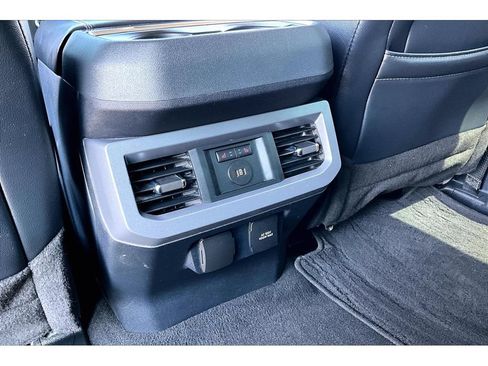 Used 2024 Ford F250 Lariat w/ FX4 Off-Road Package AWD/4WD image 12