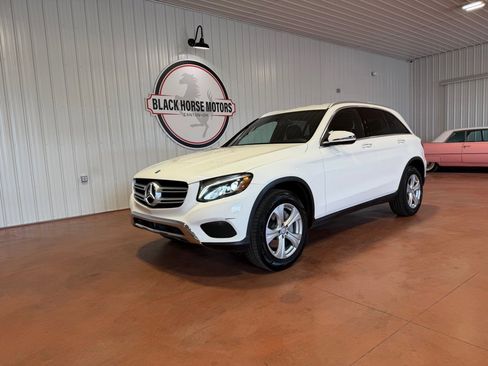 Used 2017 Mercedes-Benz GLC 300 300 4MATIC image 4