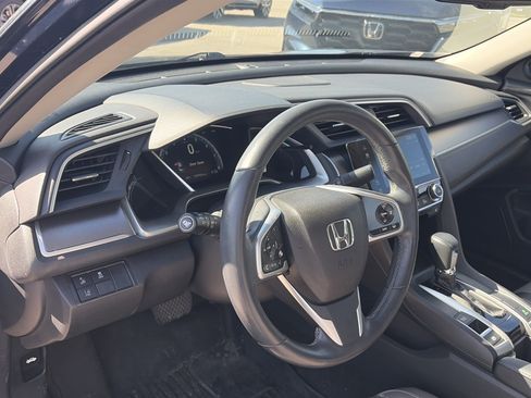 Used 2017 Honda Civic Touring image 18