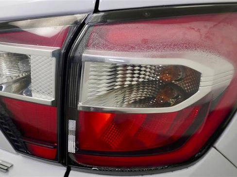 Used 2017 Ford Escape SE image 39