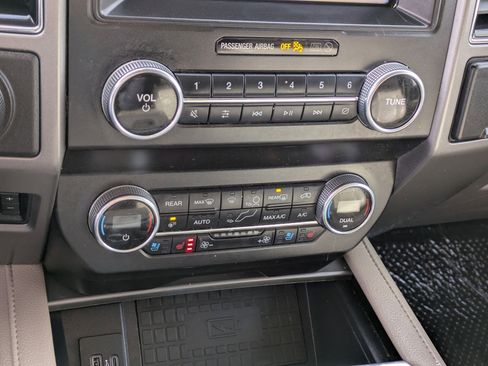 Used 2020 Ford Expedition XLT w/ Equipment Group 202A image 25