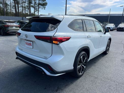Used 2021 Toyota Highlander XSE image 6