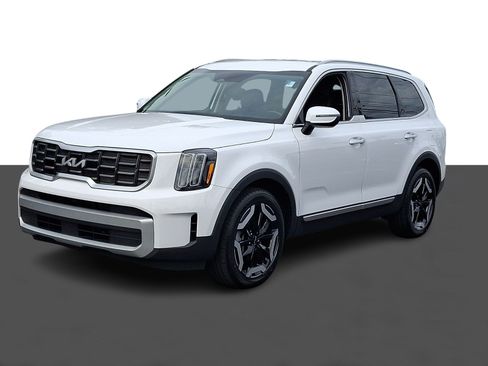 Certified 2024 Kia Telluride S FWD image 3