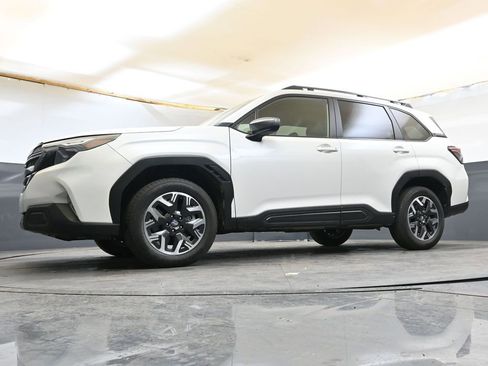 Certified 2025 Subaru Forester Premium AWD/4WD image 30