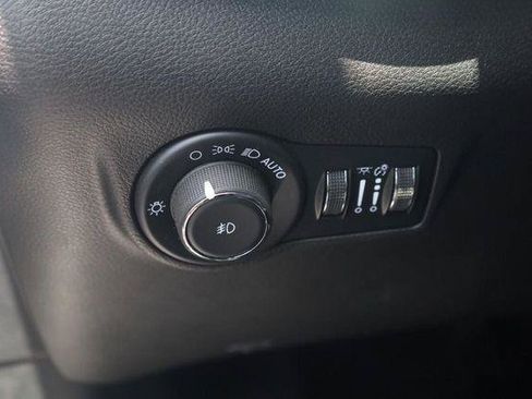 Used 2025 Jeep Compass Limited AWD/4WD image 12