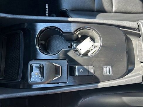 Used 2023 Nissan Rogue SV w/ SV Premium B Package image 29