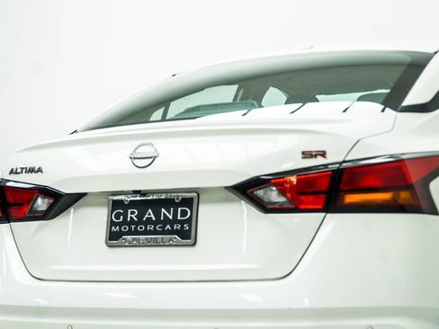 Used 2024 Nissan Altima 2.5 SR FWD image 14