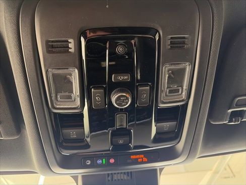 New 2026 Chevrolet Suburban High Country image 26