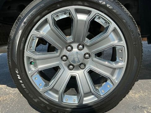 Used 2017 GMC Sierra 1500 Denali w/ Denali Ultimate Package AWD/4WD image 3