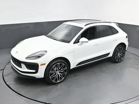 New 2026 Porsche Macan AWD/4WD image 27