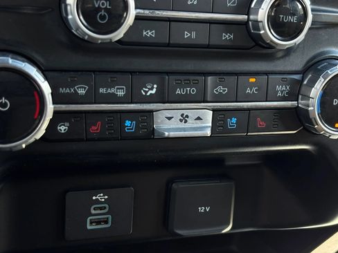 Used 2023 Ford F450 Lariat w/ Tow Technology Package AWD/4WD image 47