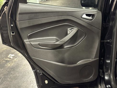 Used 2015 Ford Escape SE image 13
