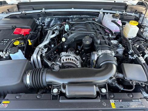 New 2026 Jeep Gladiator Sport AWD/4WD image 11