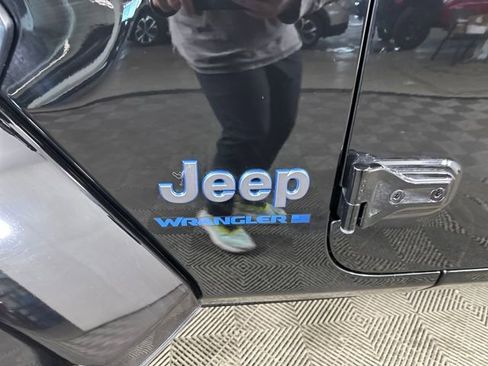 Used 2024 Jeep Wrangler Unlimited w/ Convenience Group image 10