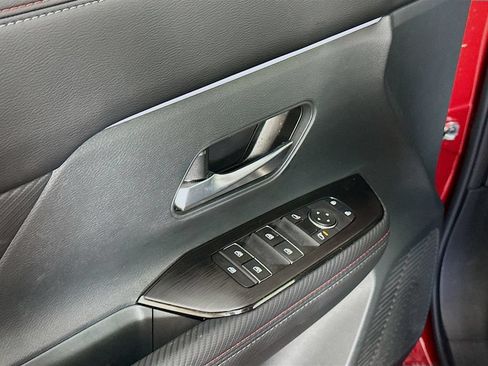 Certified 2025 Nissan Kicks SR AWD/4WD image 24
