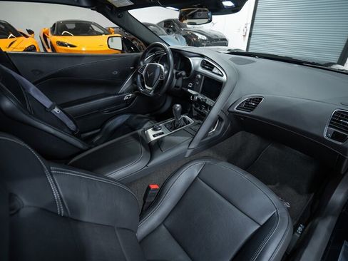 Used 2017 Chevrolet Corvette Stingray Coupe w/ Battery Protection Package RWD image 28