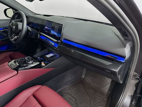 Used 2026 BMW 550e xDrive w/ Premium Package image 36