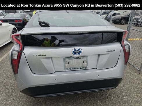 Used 2018 Toyota Prius Three w/ Advanced Technology Package FWD image 4