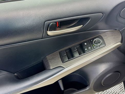 Used 2019 Lexus IS 300 F Sport w/ F Sport Package RWD image 18