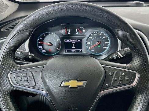 Used 2025 Chevrolet Malibu LT FWD image 12