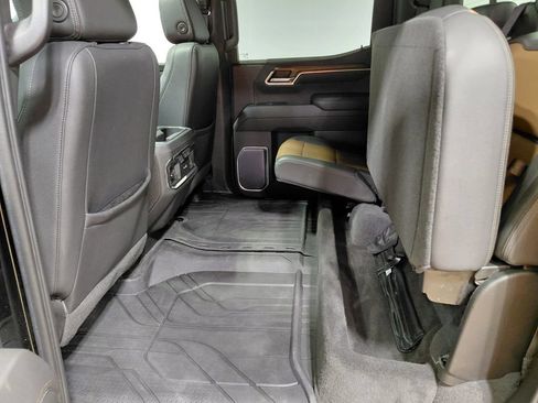 Used 2023 Chevrolet Silverado 1500 High Country w/ High Country Premium Package AWD/4WD image 49