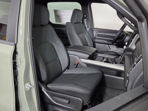New 2026 RAM 1500 4x4 Crew Cab image 33