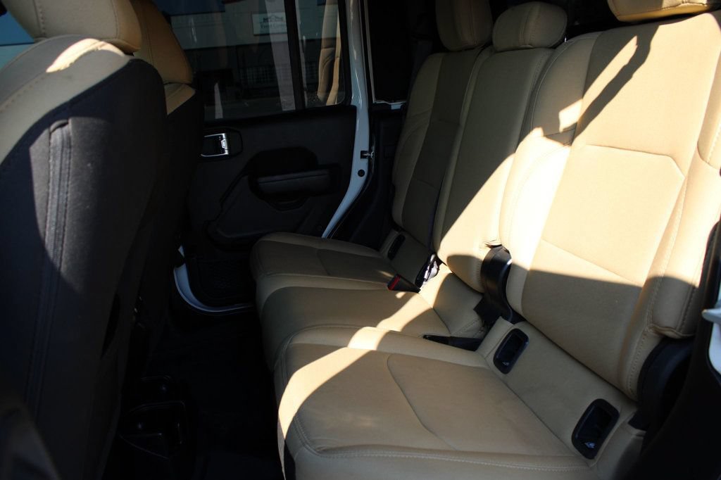Used 2023 Jeep Gladiator Sport AWD/4WD image 13