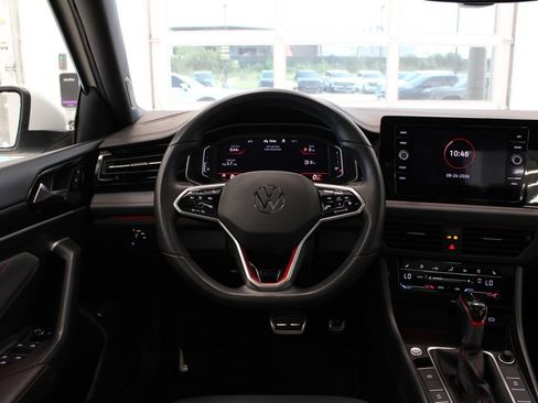 Used 2025 Volkswagen Jetta GLI Autobahn FWD image 19