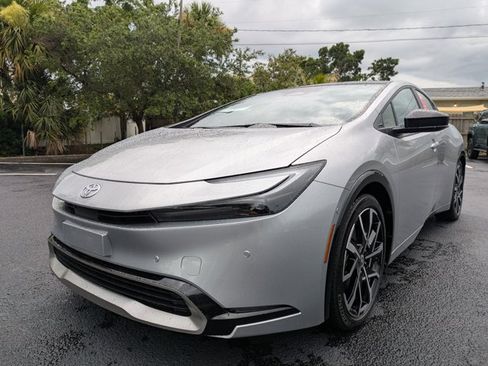 New 2025 Toyota Prius Plug-In Hybrid FWD image 8