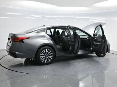 Used 2024 Nissan Altima 2.5 SV