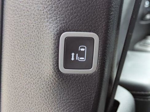 New 2026 Chrysler Pacifica Select FWD image 19