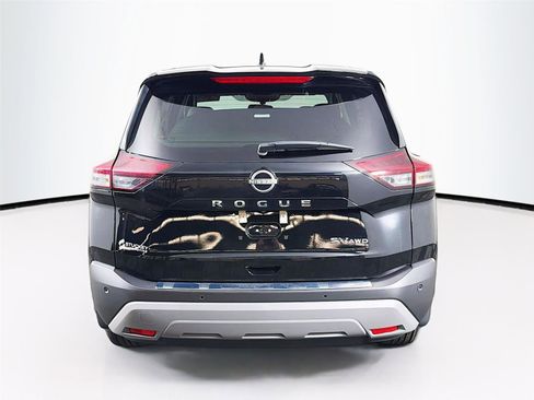 Used 2023 Nissan Rogue SV AWD/4WD image 6