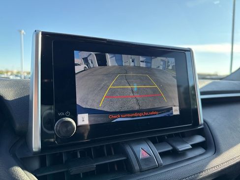 Used 2023 Toyota RAV4 LE AWD/4WD image 15