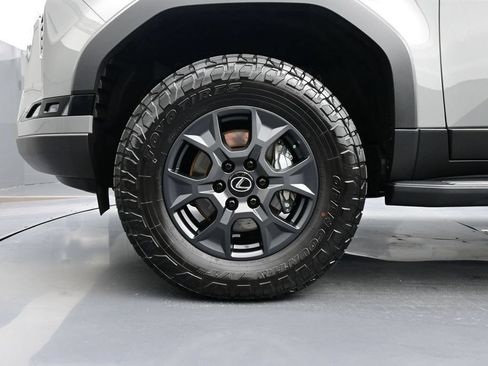 Used 2026 Lexus GX 550 AWD/4WD image 6