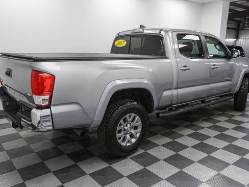 Used 2017 Toyota Tacoma SR5 image 9