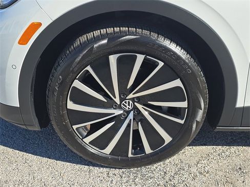 Used 2024 Volkswagen ID.4 S image 7