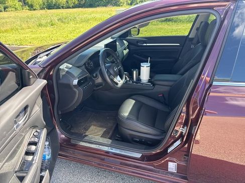 Used 2024 Nissan Altima 2.5 SL FWD image 5