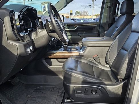 Used 2022 GMC Sierra 1500 Elevation w/ Elevation Premium Package image 5