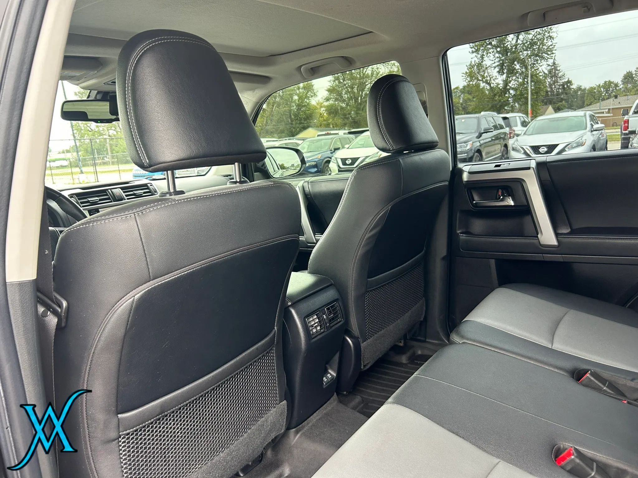 Used 2021 Toyota 4Runner SR5 Premium w/ Moonroof Package AWD/4WD image 16