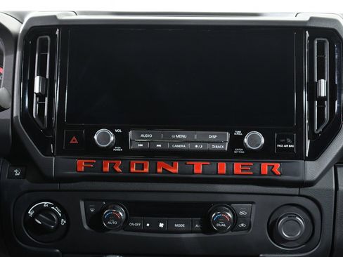 Used 2025 Nissan Frontier PRO-4X w/ Black Accent Package image 9