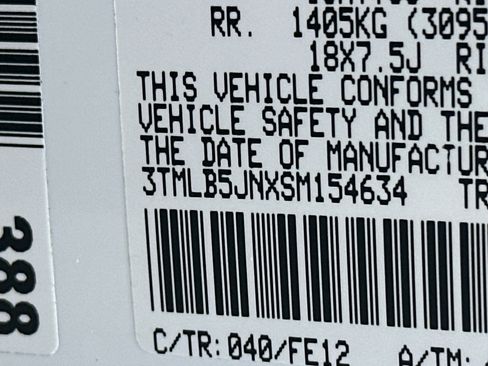 Used 2025 Toyota Tacoma TRD Sport image 32