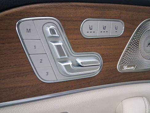 Used 2022 Mercedes-Benz GLS 450 4MATIC image 21