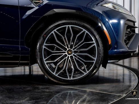 Used 2025 Lamborghini Urus SE image 17